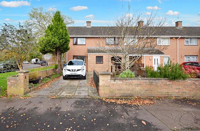 4 Bedroom Semi-Detached House To Rent In Norwich, NR7