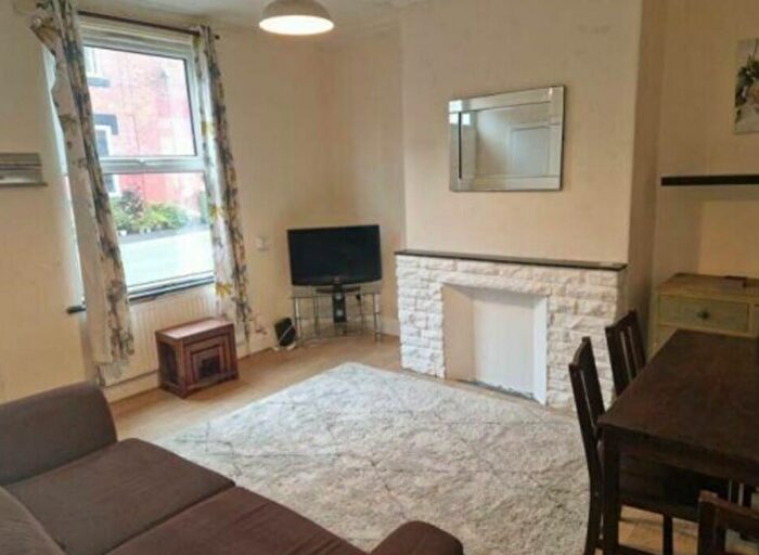 2 Bedroom House To Rent In Harold Mount, Leeds, West Yorkshire, LS6