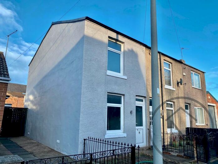 3 Bedroom End Of Terrace House To Rent In Fulford Place, Darlington DL3