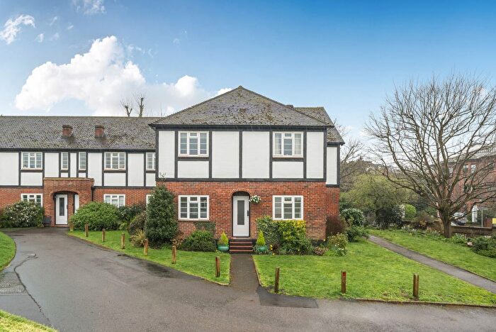2 Bedroom Maisonette For Sale In Arlington Lodge, Monument Hill, Weybridge, KT13