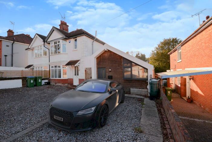 1 Bedroom Bungalow To Rent In Woodmill Lane, Southampton, Hampshire, SO18