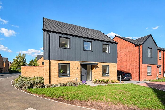 4 Bedroom Detached House For Sale In Davies Close, Kelvedon Hatch, Brentwood, CM15