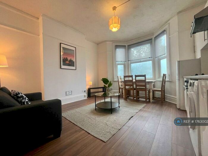 1 Bedroom Flat To Rent In South Norwood Hill, London, SE25