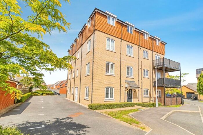 2 Bedroom Apartment For Sale In Copia Crescent, Leighton Buzzard, LU7