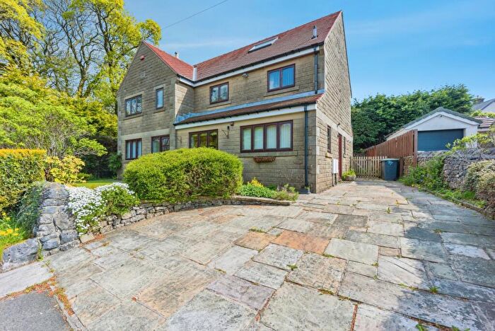 5 Bedroom Detached House For Sale In Bishops Lane, Buxton, Derbyshire, SK17