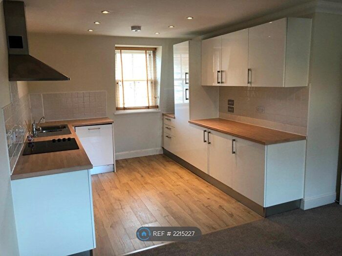 1 Bedroom Flat To Rent In Eveleigh Avenue, Bath, BA1
