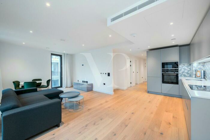2 Bedroom Apartment To Rent In Clarendon Court, Golden Lane, London, EC1Y