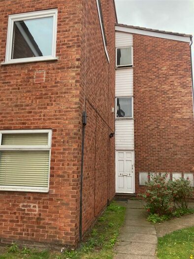 2 Bedroom Flat To Rent In St Georges Court, Newark, NG24