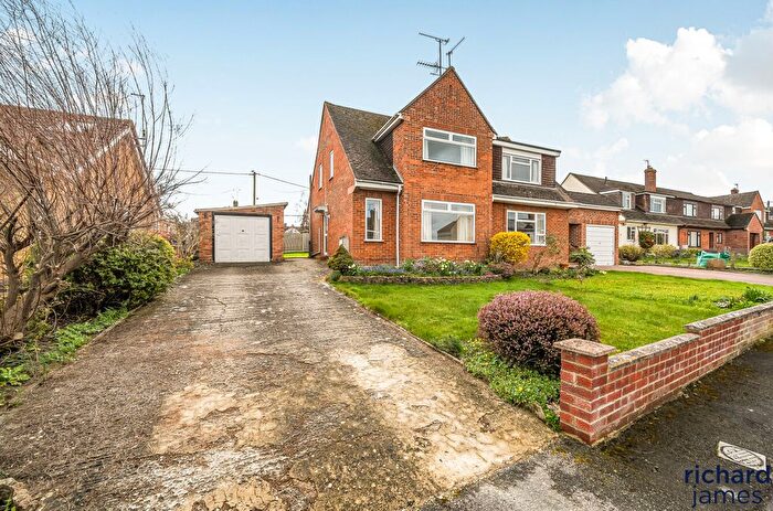 3 Bedroom Semi Detached House For Sale In Vasterne Close, Purton, SN5