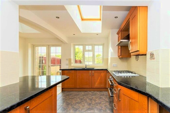 3 Bedroom Terraced House To Rent In Elstree Road, Hemel Hempstead, Hertfordshire, HP2