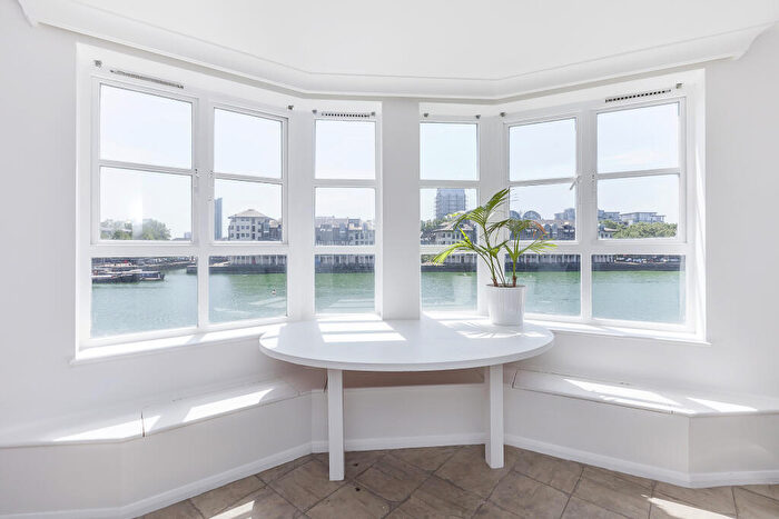 2 Bedroom Flat To Rent In Finland Street, Surrey Quays, SE16