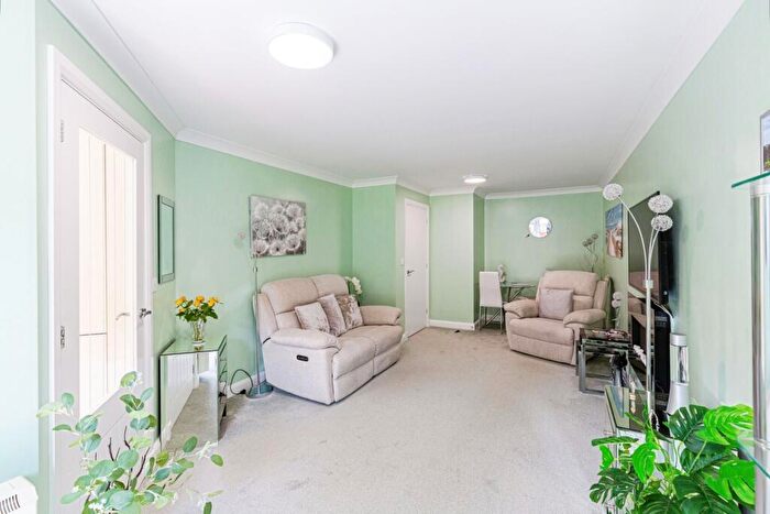 1 Bedroom Flat For Sale In Ashton View, Lytham St. Annes, Lancashire, FY8