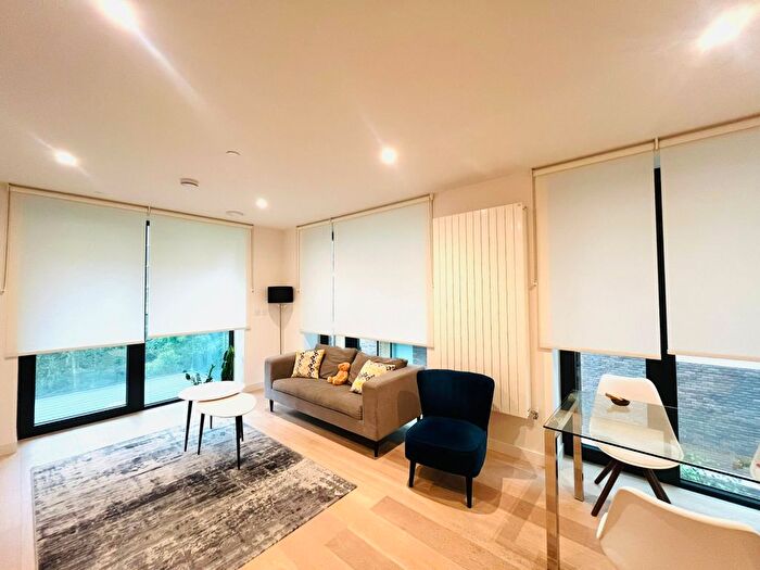 2 Bedroom Flat To Rent In John Cabot House, Clipper Street, London, E16