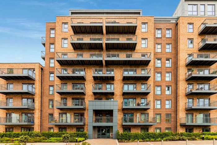 Apartment To Rent In Fairbank House, Beaufort Square, London, NW9