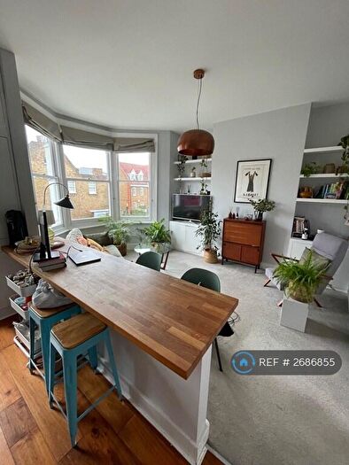 2 Bedroom Flat To Rent In Stapleton Hall Road, London, N4