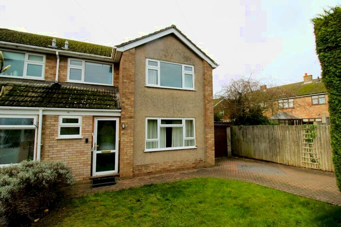 3 Bedroom Semi-Detached House For Sale In Fullwell Road, Bozeat, NN29