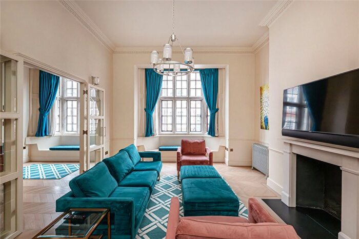 2 Bedroom Flat For Sale In Green Street, Mayfair, London, W1K