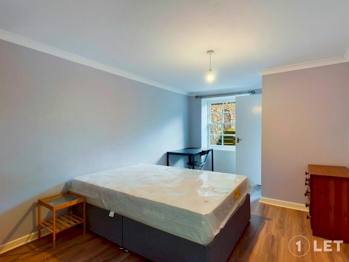 2 Bedroom Flat To Rent In Newington Road, Newington, Edinburgh, EH9