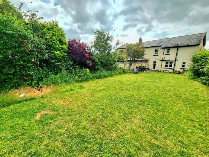 3 Bedroom Semi-Detached House For Sale In North Street, Launceston, PL15