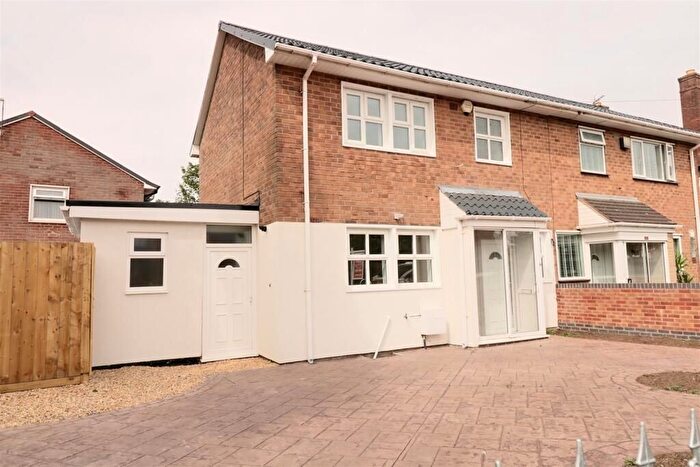 3 Bedroom Semi-Detached House For Sale In Sneyd Hall Road, Bloxwich, Walsall, WS3