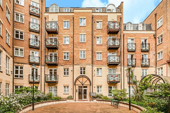 3 Bedroom Flat For Sale In Lapwing Court, Swan Street, SE1