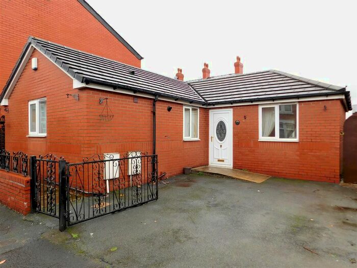 1 Bedroom Detached Bungalow To Rent In Blandford Street, Ashton-Under-Lyne, OL6