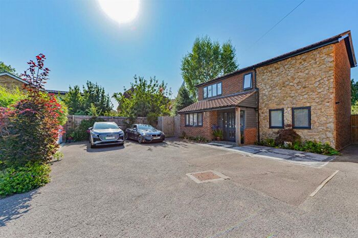 4 Bedroom Detached House For Sale In Ashford Road, Bearsted, Maidstone, ME14