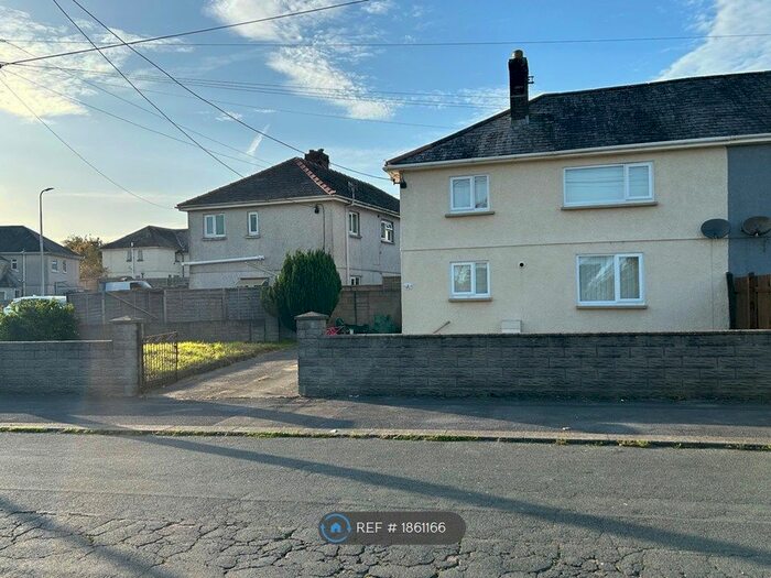 3 Bedroom Semi-Detached House To Rent In Llanelli, Llanelli, SA15