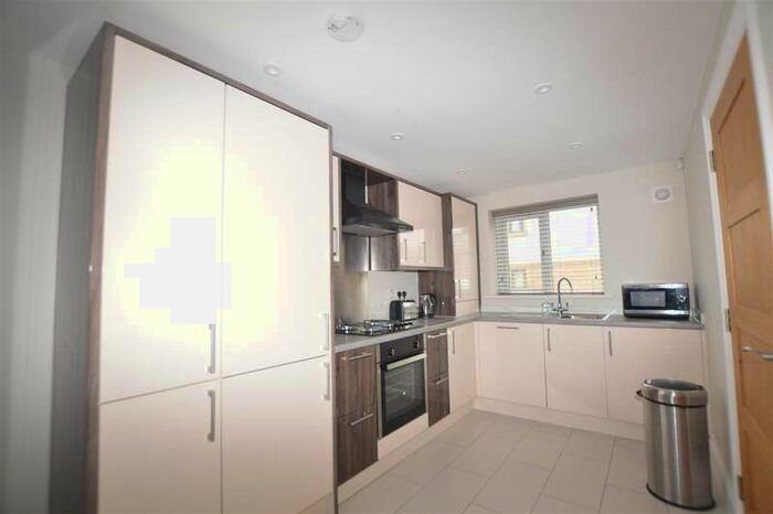 4 Bedroom Town House To Rent In Soaper Lane, Bradford 6, , BD6