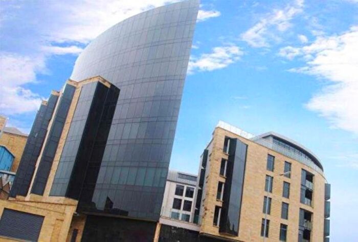 2 Bedroom Apartment To Rent In The Gatehaus, Leeds Road, Bradford, West Yorkshire, BD1