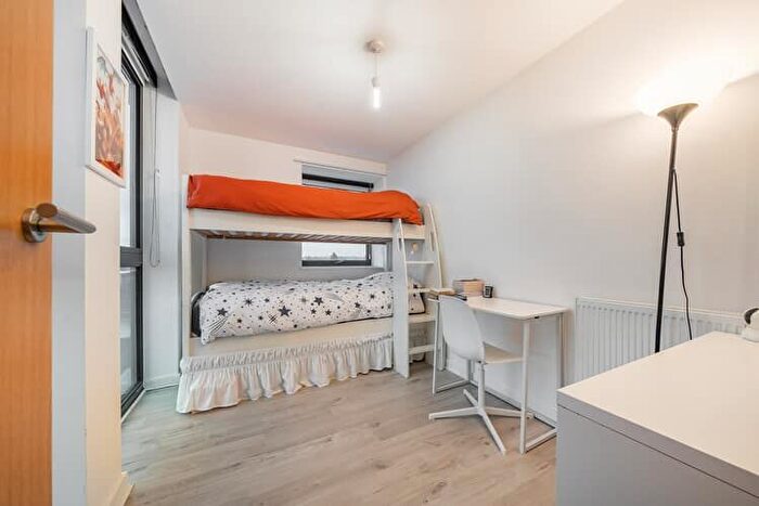 2 Bedroom Flat For Sale In Queens House, Twickenham, London, TW1