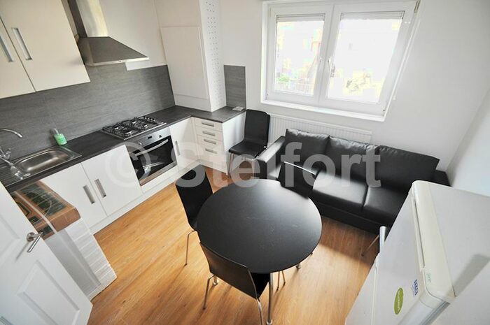 5 Bedroom Maisonette To Rent In Girdlestone Walk, London, N19