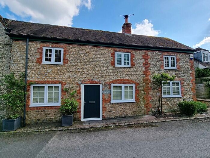 2 Bedroom Cottage To Rent In Deverill Road, Sutton Veny, BA12