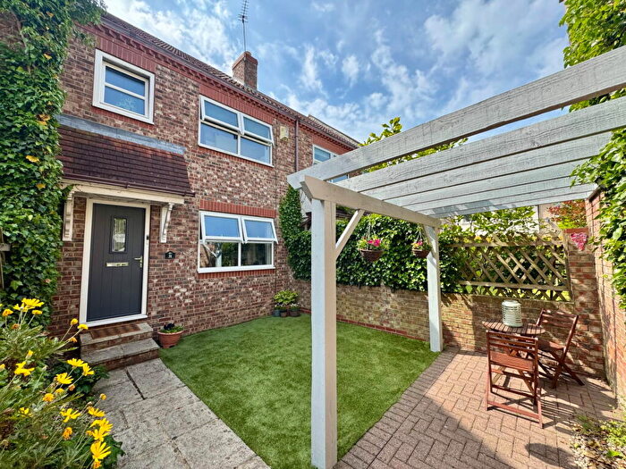 3 Bedroom Mews For Sale In Clifford ~ Burns Way, LS23
