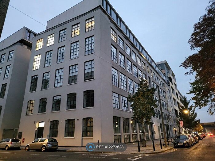 3 Bedroom Flat To Rent In The Textile Building, London, E9