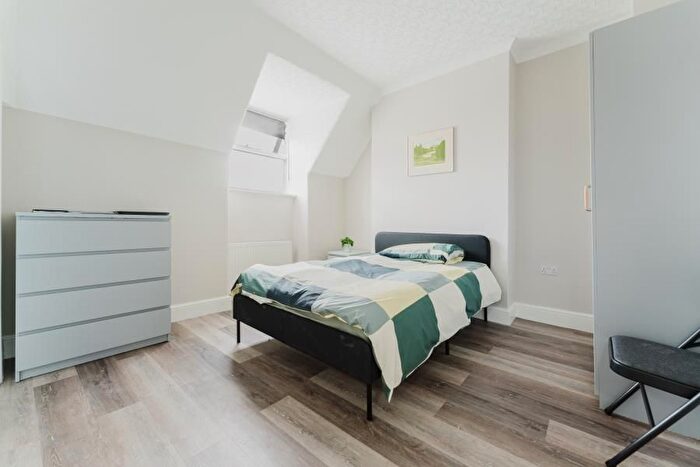 1 Bedroom Property To Rent In Pitshanger Lane, W5