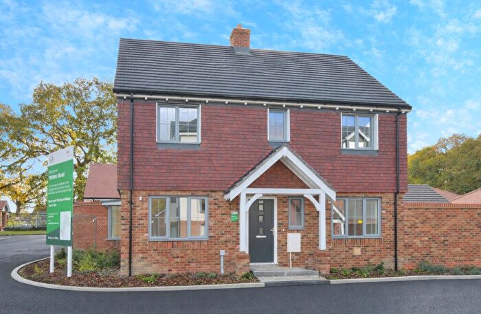 3 Bedroom Detached House For Sale In Edmondsham Road, Verwood, BH31