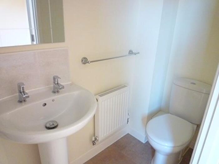 2 Bedroom End Of Terrace House To Rent In Old Market Place, Holsworthy, EX22