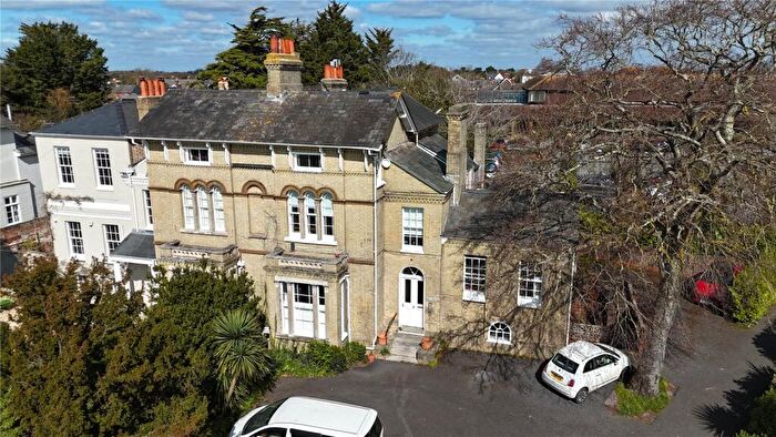 1 Bedroom Apartment For Sale In Highfield, Lymington, Hampshire, SO41