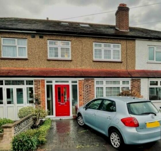 4 Bedroom Semi-Detached House To Rent In Walpole Road, London, E18