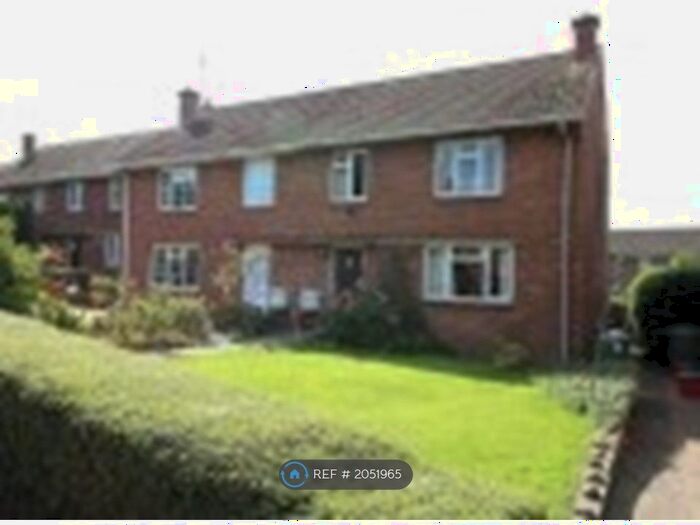 3 Bedroom Semi-Detached House To Rent In Southway, Leamington Spa, CV31