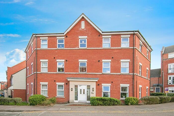 2 Bedroom Flat For Sale In Meridian Rise, Ipswich, IP4