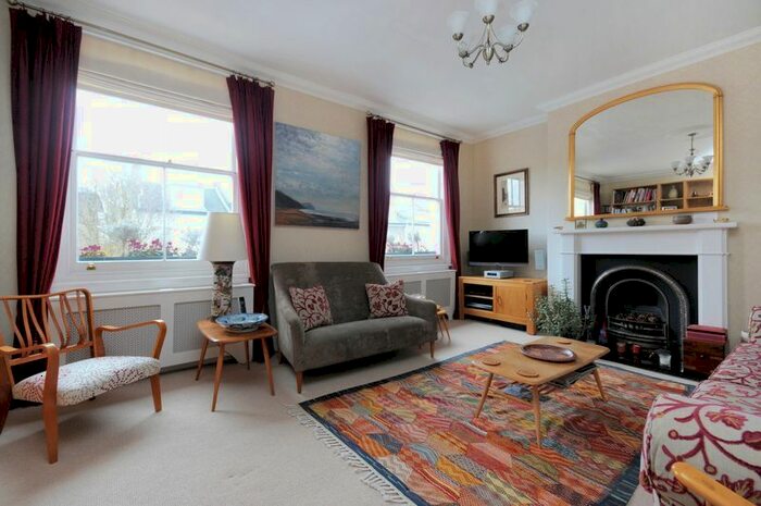 2 Bedroom Maisonette For Sale In Bassein Park Road, London, W12