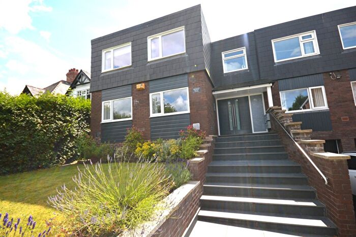 2 Bedroom Flat To Rent In Malvern Court, Ack Lane East, Bramhall, SK8