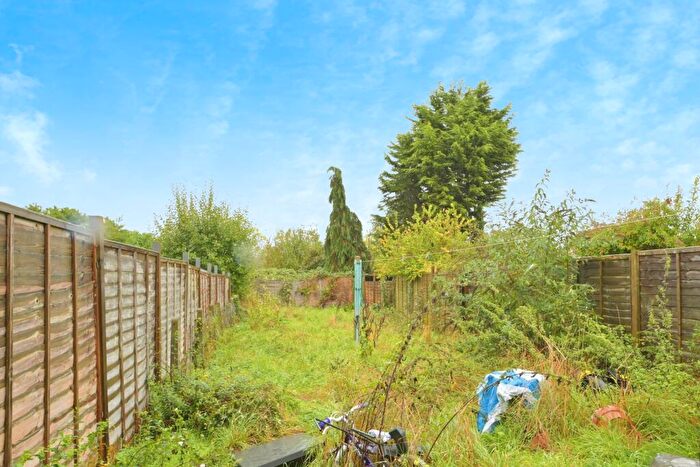 2 Bedroom Terraced House For Sale In Gladstone Road, Northampton, Northamptonshire, NN5
