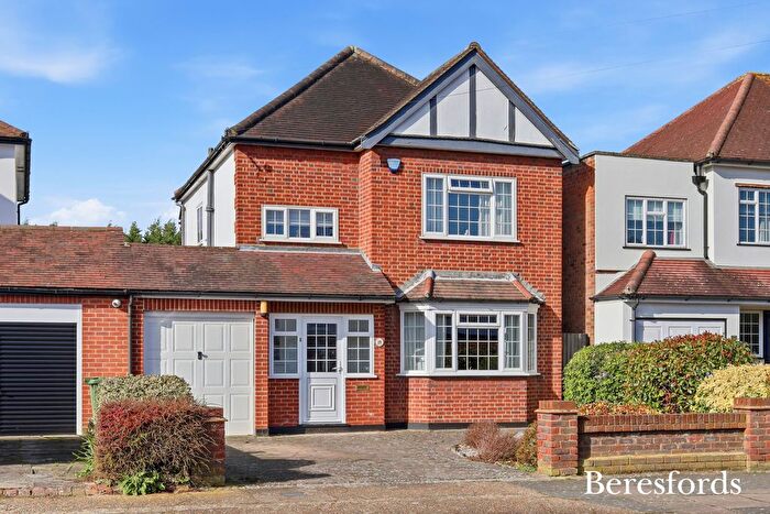 3 Bedroom Detached House For Sale In Claremont Gardens, Upminster, RM14