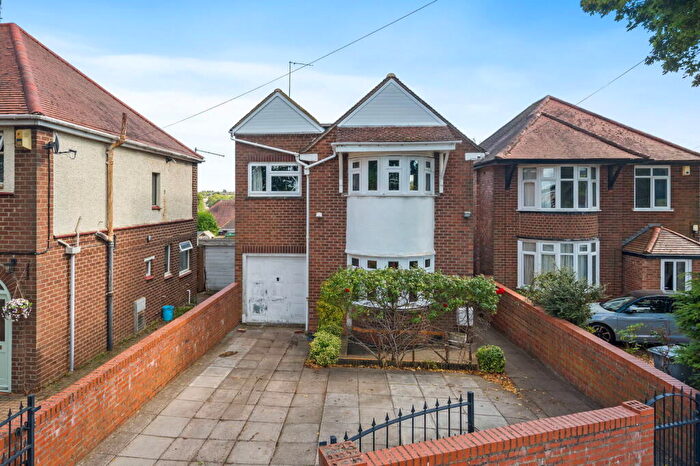 4 Bedroom Detached House For Sale In Windmill Avenue, Kettering, NN15