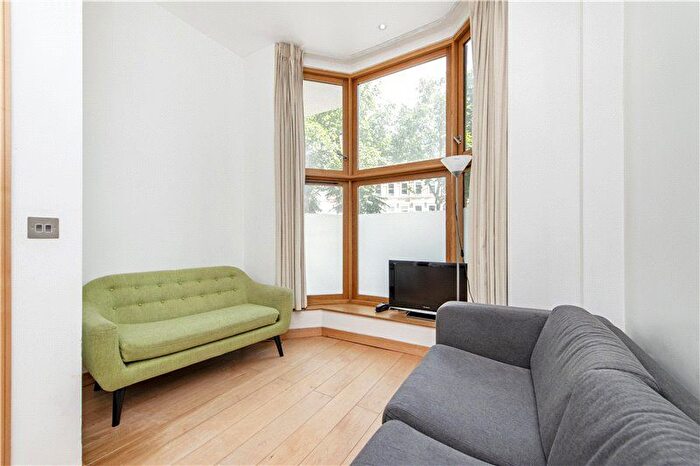 1 Bedroom Flat To Rent In Emperors Gate, South Kensington, London, SW7