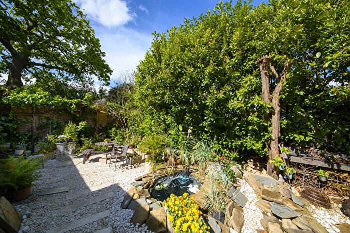 House For Sale In Woodside Avenue, Highgate, N6