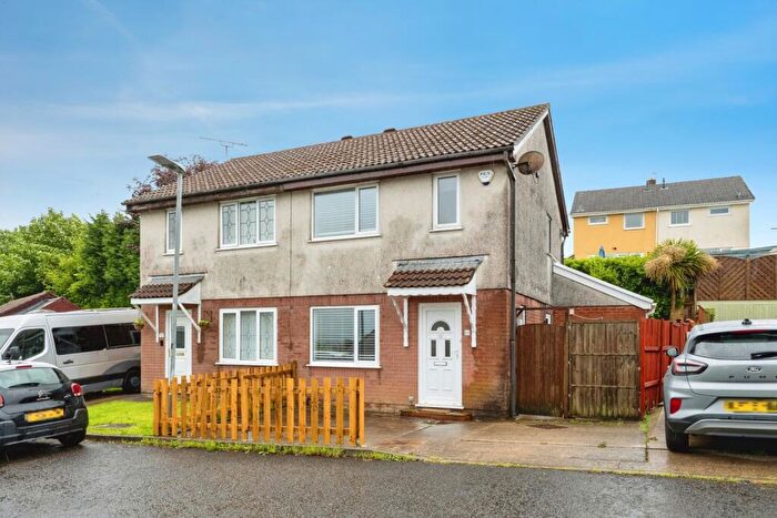 4 Bedroom Semi-Detached House For Sale In St Nicholas Close, Waunarlwydd, Swansea, SA5